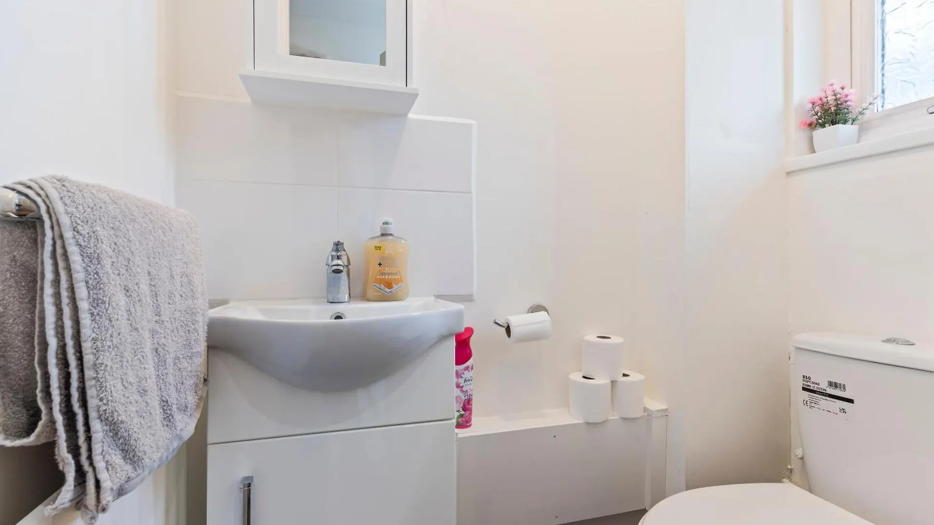 Holiday home Lovely 4Br House In The City With Parking London United Kingdom