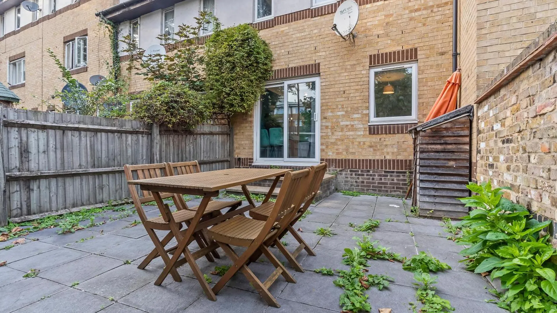 Lovely 4Br House In The City With Parking London 0*,  United Kingdom