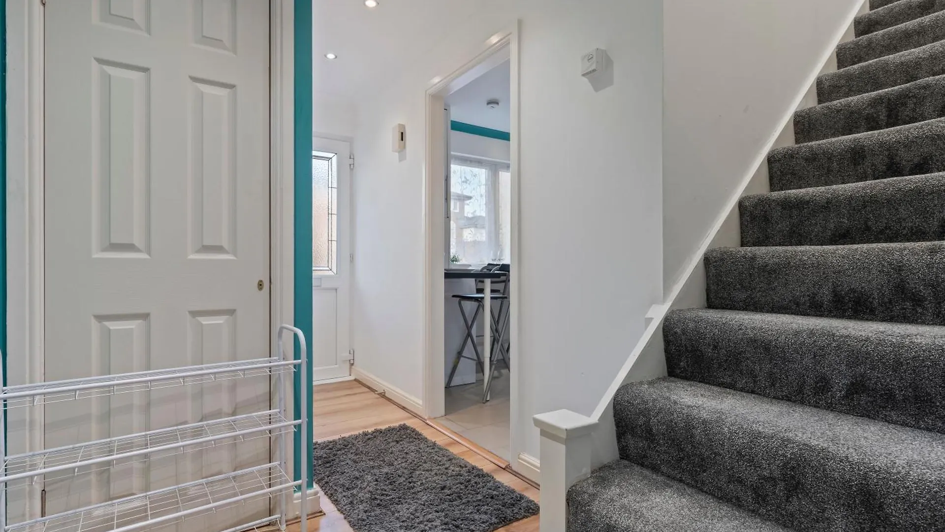 Lovely 4Br House In The City With Parking London