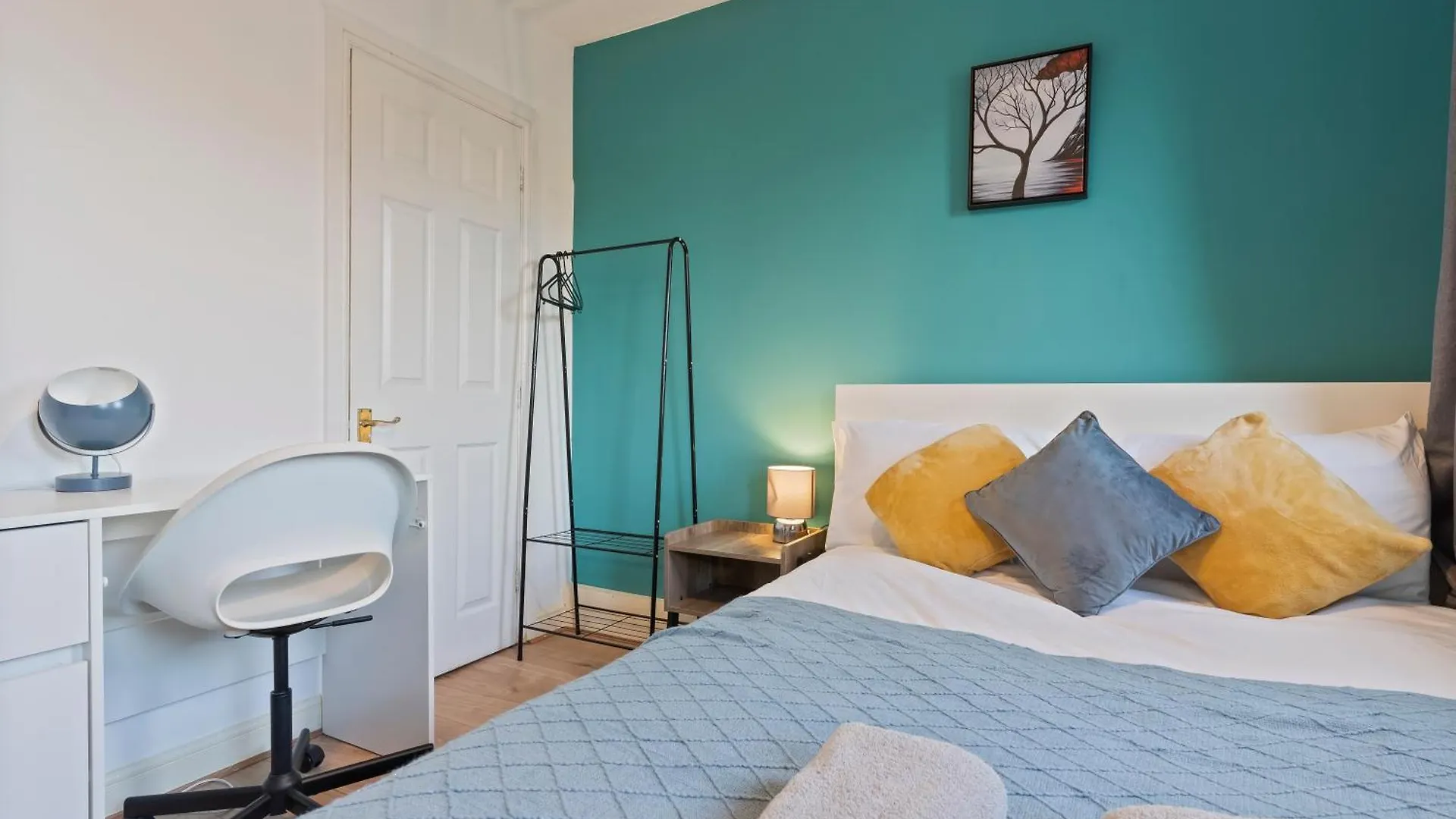 Lovely 4Br House In The City With Parking Londra 0*,  Regno Unito