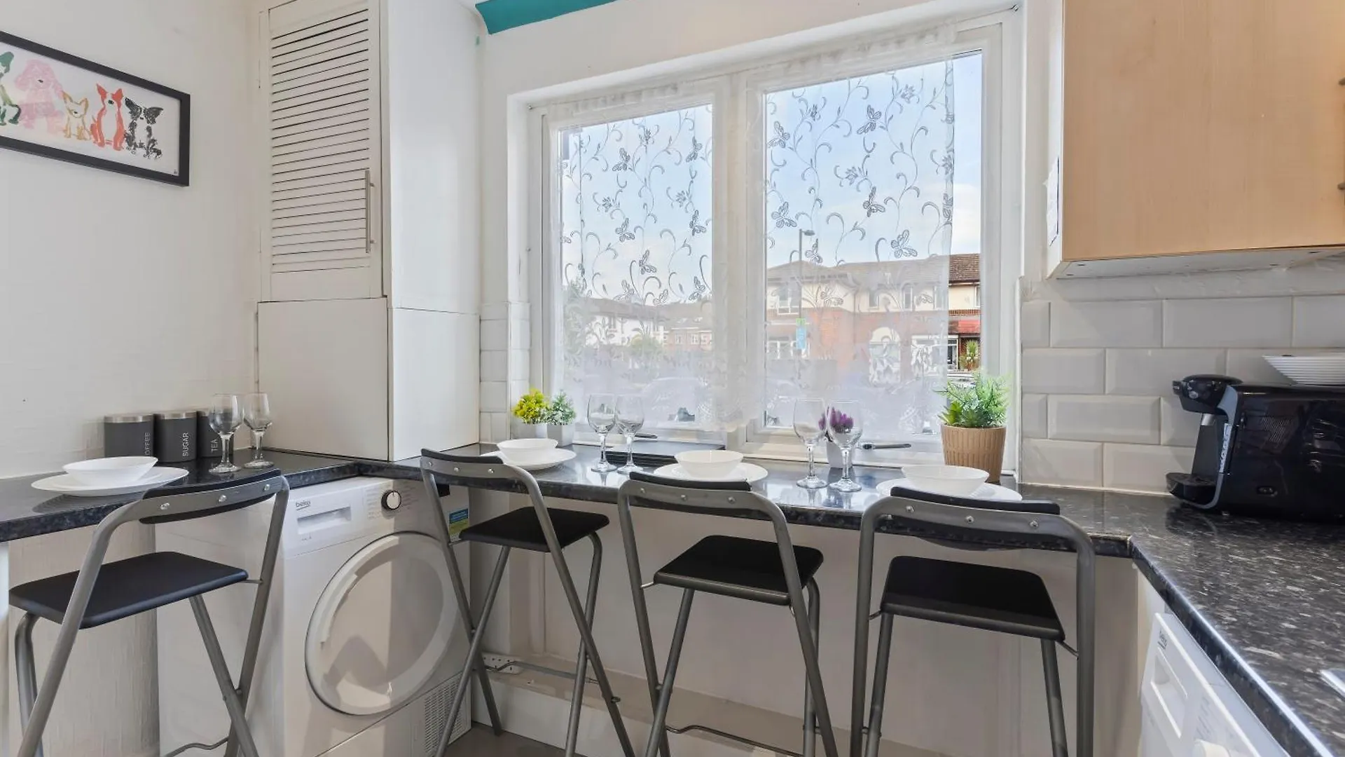 Lovely 4Br House In The City With Parking Londra Casa vacanze