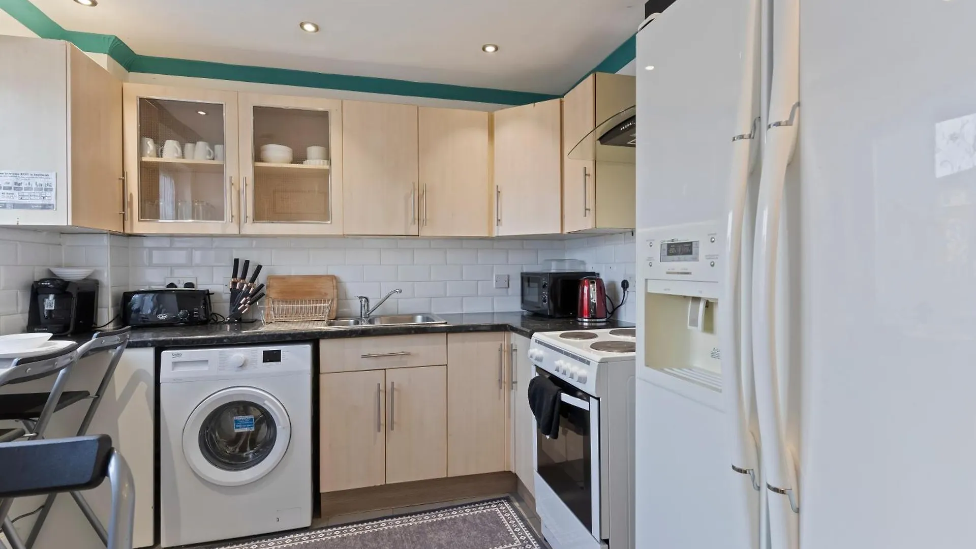 Lovely 4Br House In The City With Parking Londra 0*,