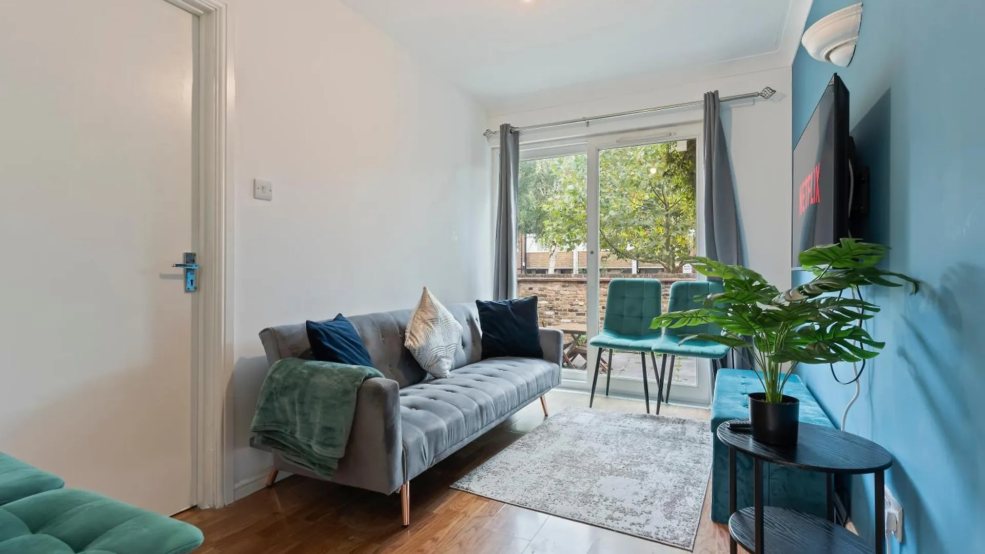 Lovely 4Br House In The City With Parking Londra Casa vacanze